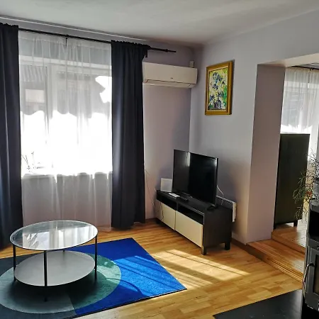 Park Apartment *